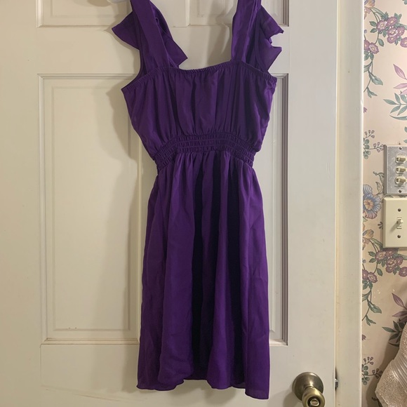 Dress - Picture 2 of 3